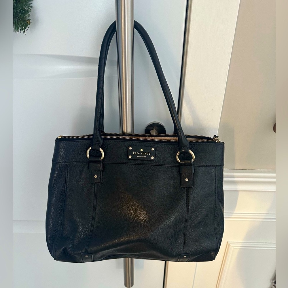 Kate Spade Black pebbled Leather Hand Bag